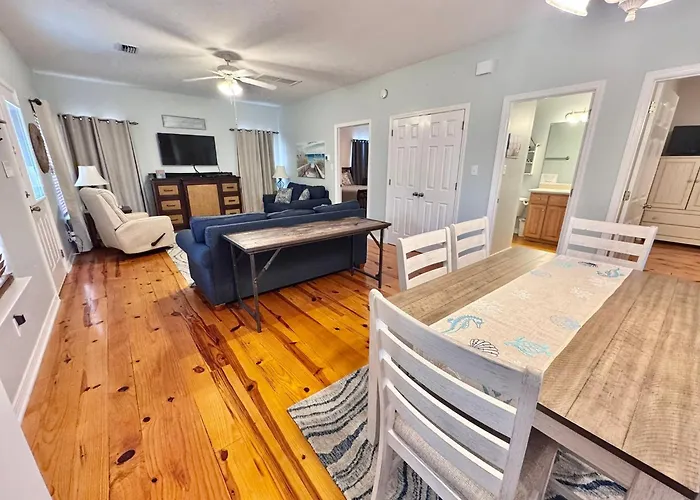 Welcome To 3br/2ba Charming Coastal Holiday home Gulf Shores