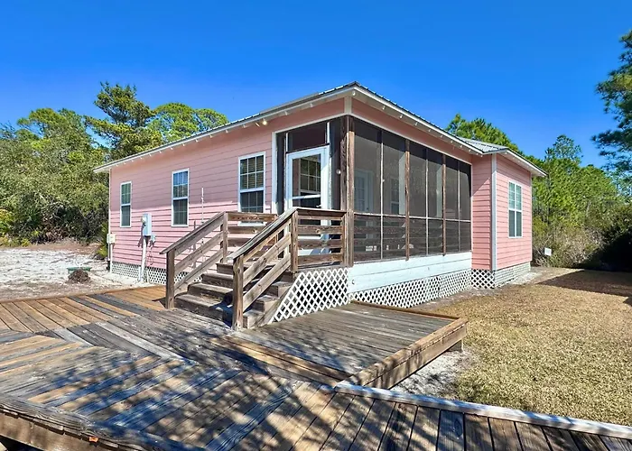 Welcome To 3br/2ba Charming Coastal Holiday home Gulf Shores