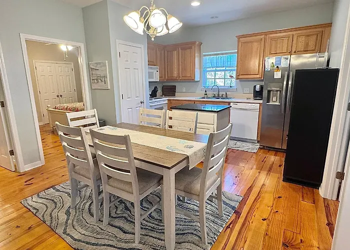 Holiday home Welcome To 3br/2ba Charming Coastal